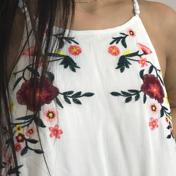 Amanda // White Embroidered Floral Dress - Picture 5 of 5